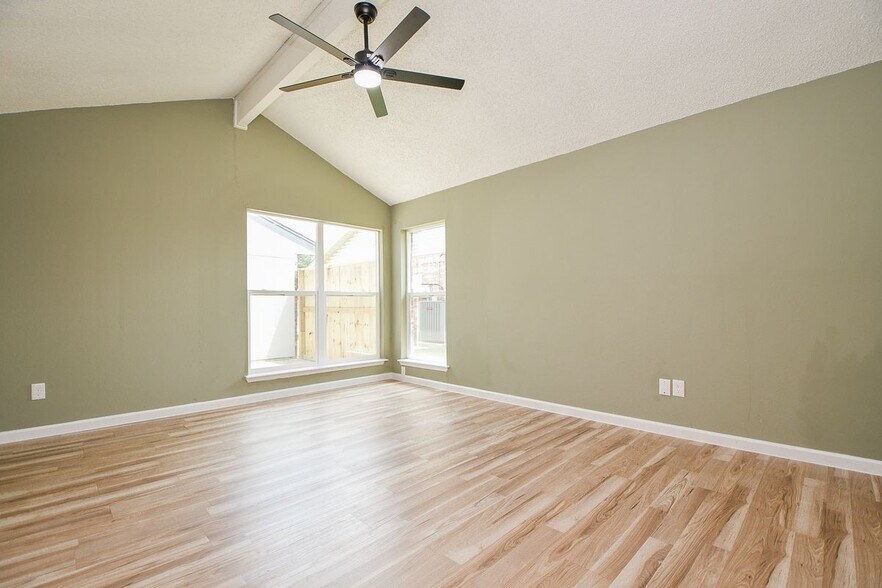 Building Photo - 17022 Quail Park Dr