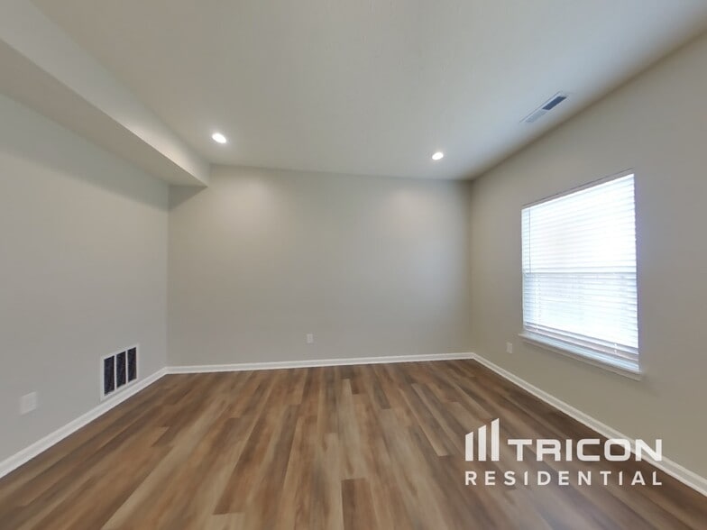 Building Photo - 2923 W Broderie Ln