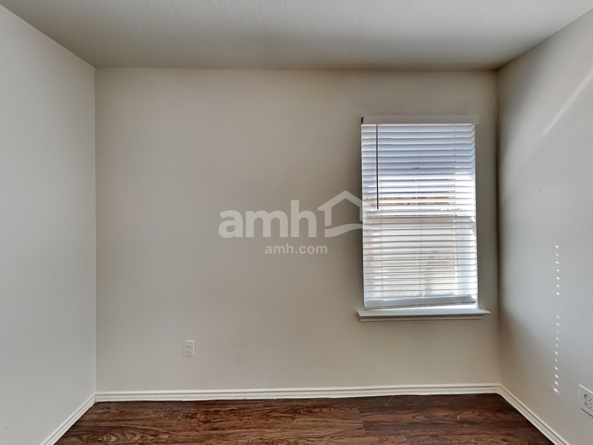 Building Photo - 3427 Apache Meadows Dr