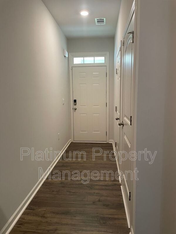 Building Photo - 551 Stoneybrook Dr
