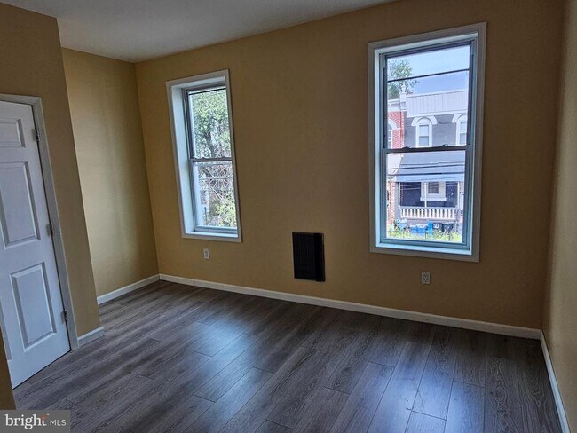 Building Photo - 522 W Westmoreland St