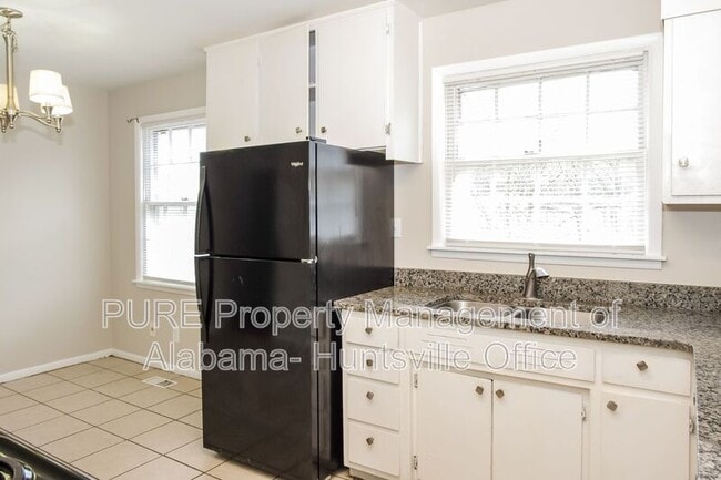 Building Photo - 4209 Tee Jay Dr NW