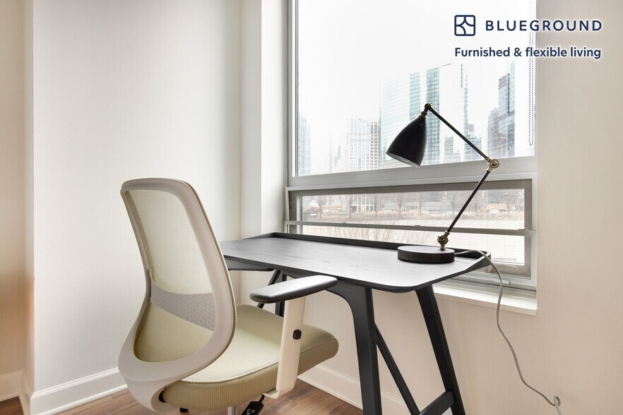 Building Photo - 300 N Canal St