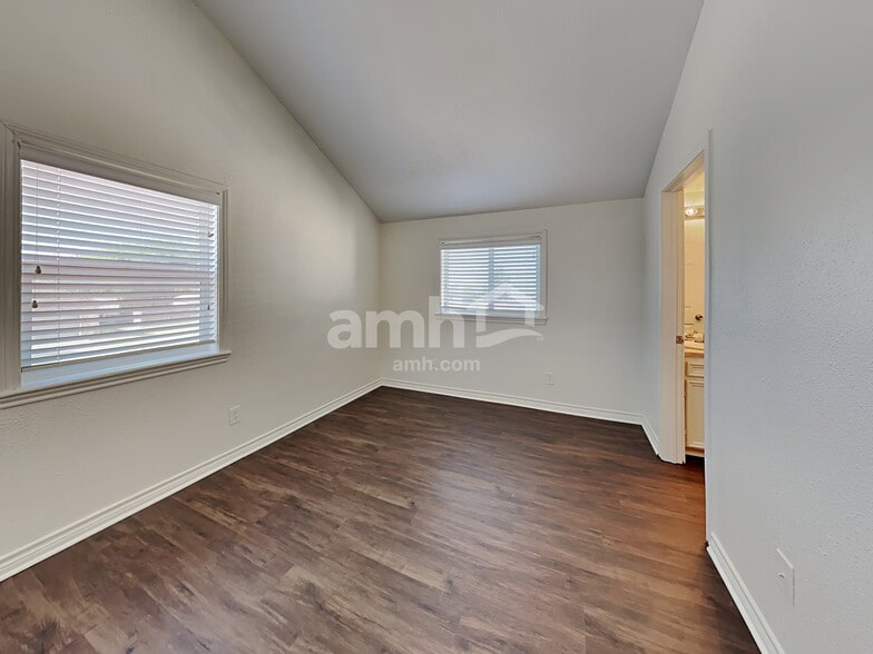 Building Photo - 416 Madison Pl