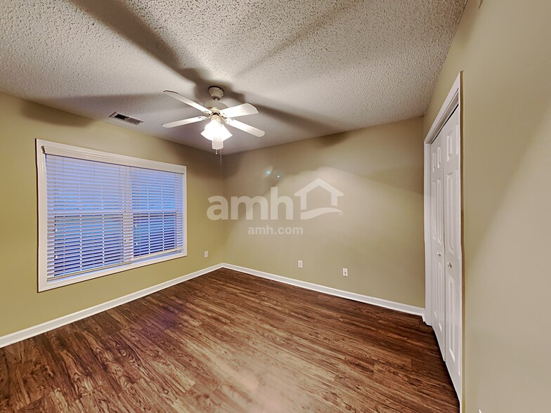 Building Photo - 3041 Andora Dr SW