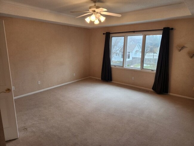 Building Photo - 13500 Sheridan Ave