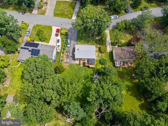 Building Photo - 1215 Holmewood Dr