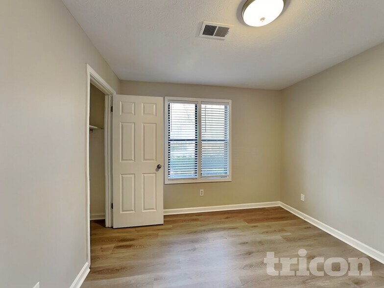 Building Photo - 115 Sunnybrook Ln