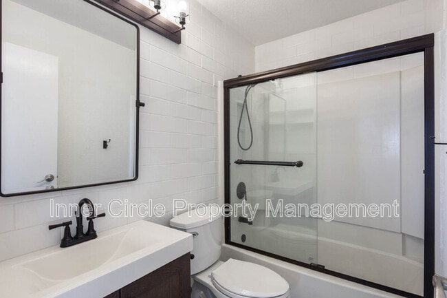 Building Photo - 342 Chaucer Dr