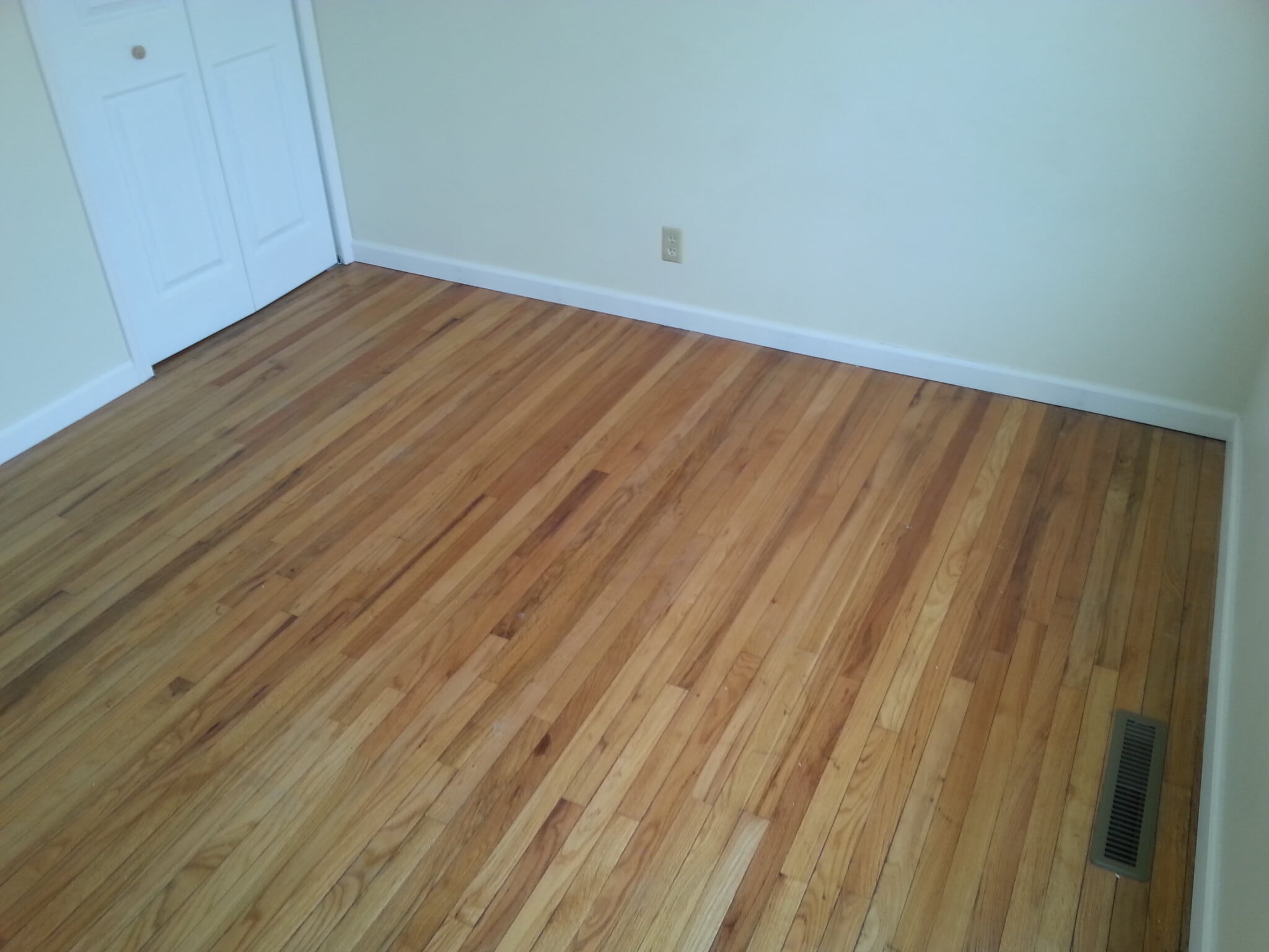Front 2nd floor bedroom - 224 S Sage Cir
