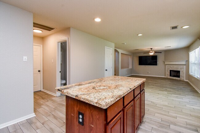 Building Photo - 14615 Cypress Cottage Ct