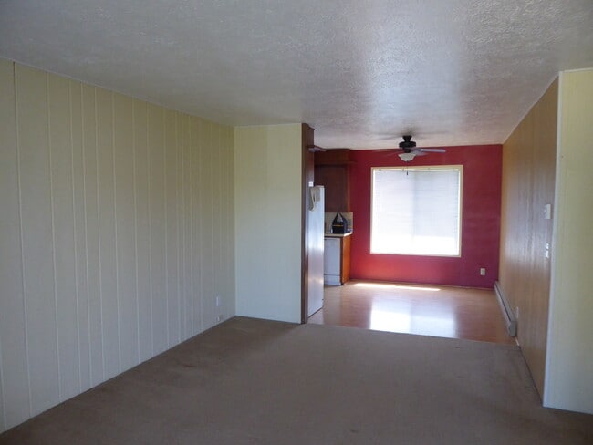 Building Photo - 2 Bd 1 bath remodeled duplex w/Garage in Winston
