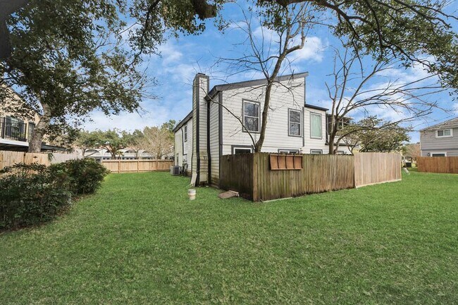 Building Photo - 18122 Kings Row