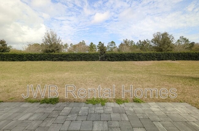 Building Photo - 75 Carousel Dr