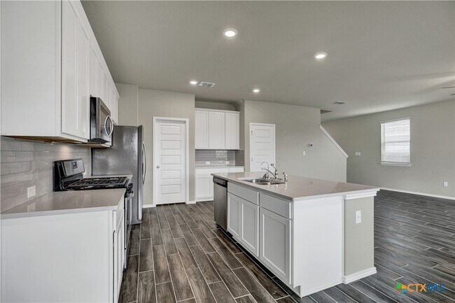 Building Photo - 267 Kinsley Wy