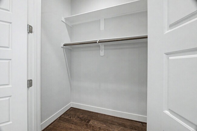 Building Photo - 1226 W 26th St