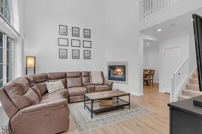 Building Photo - 3-Bed Bright Morgan Hill Home in a Desirable Neighborhood