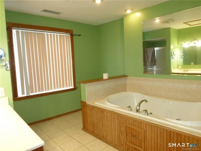 Building Photo - 28 Frederick St