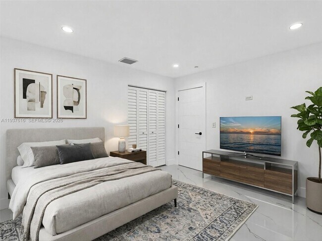 Building Photo - 3354 NW 50th St