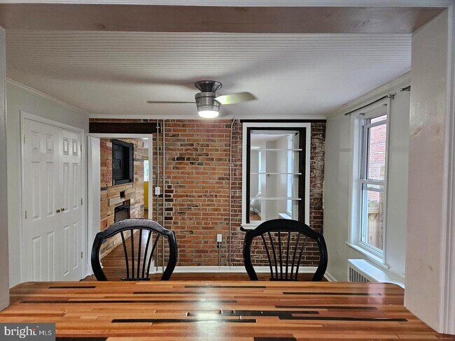 Building Photo - 353 Jefferson Ave