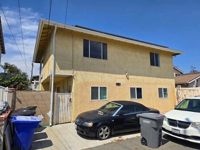 Building Photo - 524 W Greenwood Ave