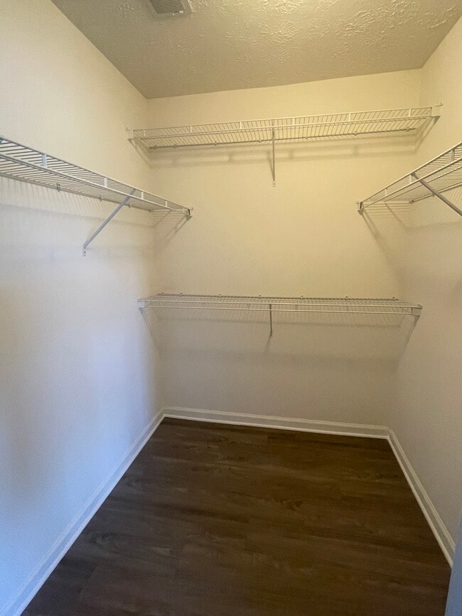 Master Closet - 1409 Pangbourne Way