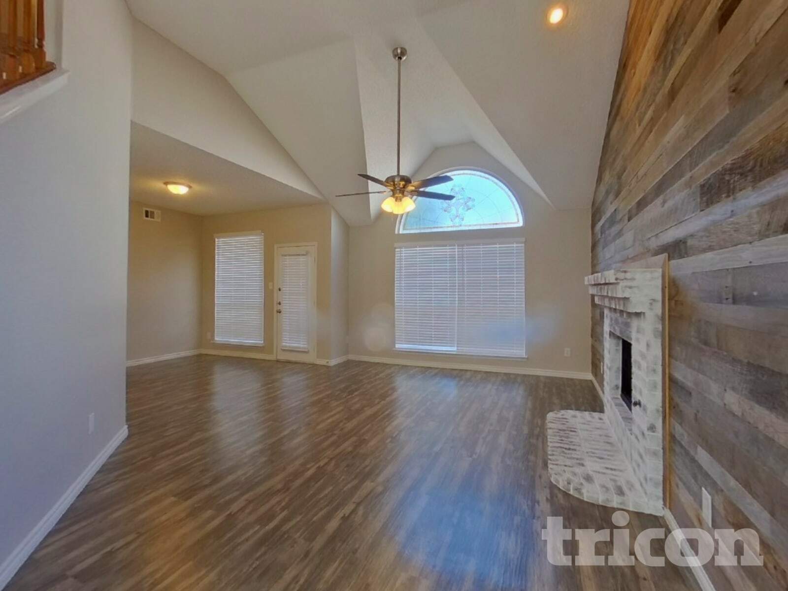 Building Photo - 1233 Clear Creek Dr