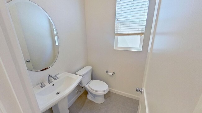 Building Photo - Los Carneros townhouse 3 Bed / 2.5 Bath – ...