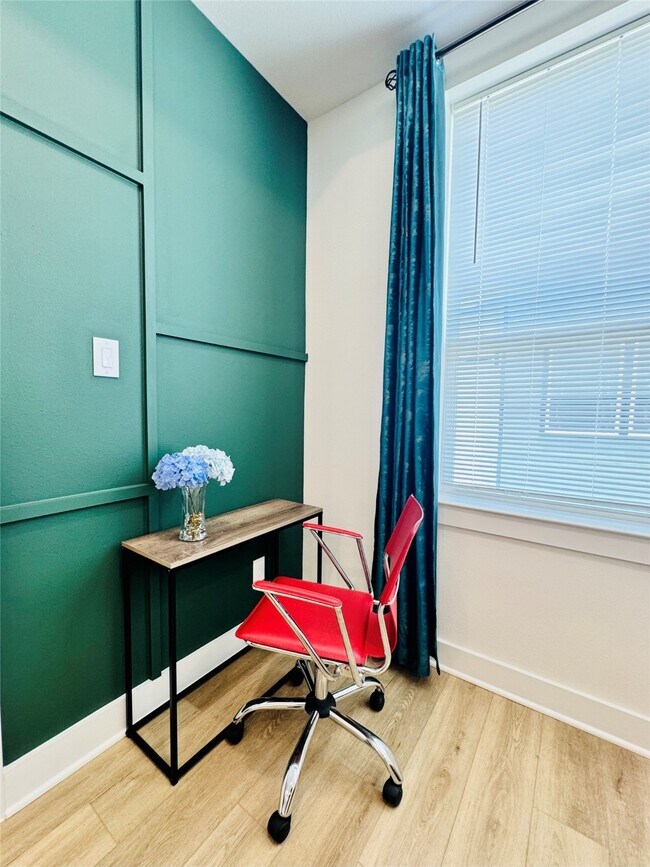 Building Photo - 225 Noras Ln