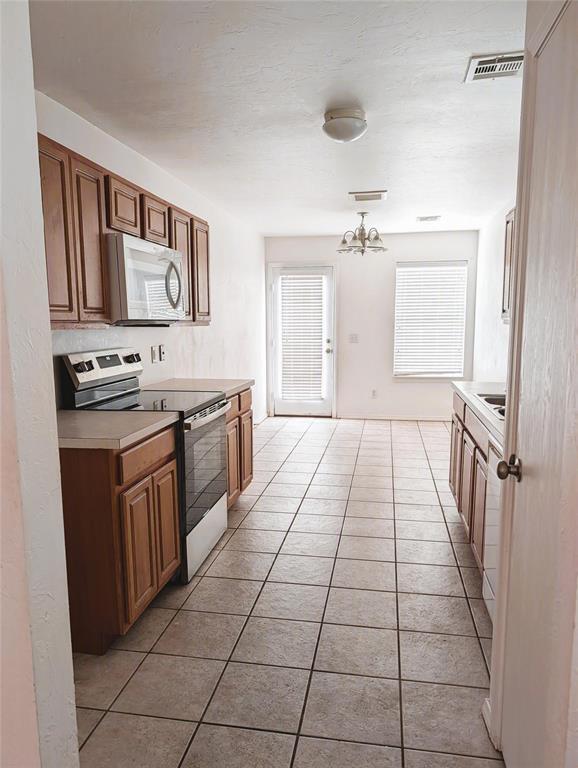Building Photo - 1004 SW 156th St