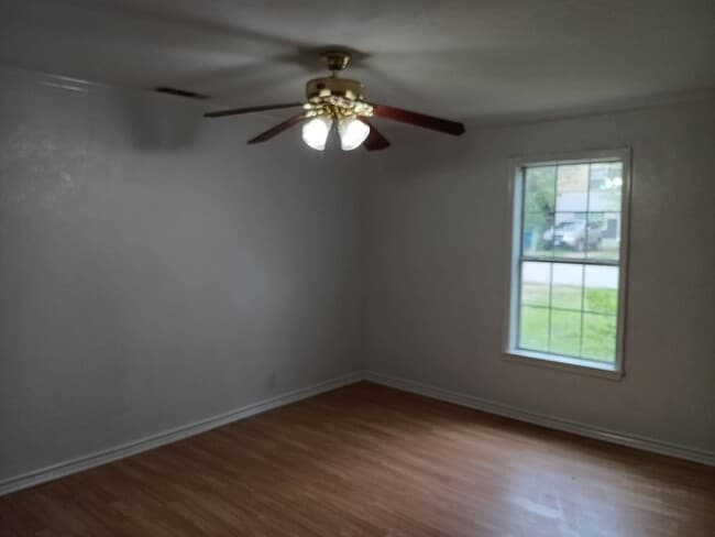 Building Photo - Great Rental Home in Dallas