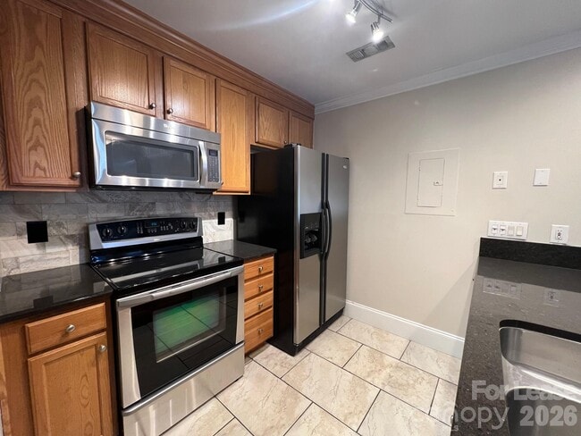 Building Photo - 18733 Vineyard Point Ln