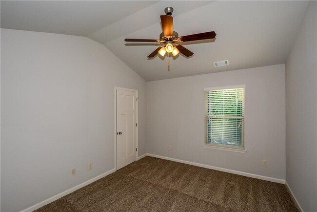 Building Photo - 617 Mimosa Way