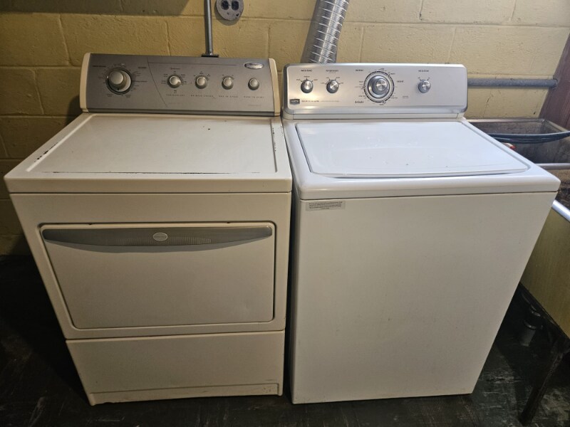 Building Photo - 4014 Balfern Ave