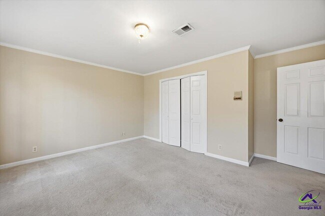 Building Photo - 5056 Wellington Dr