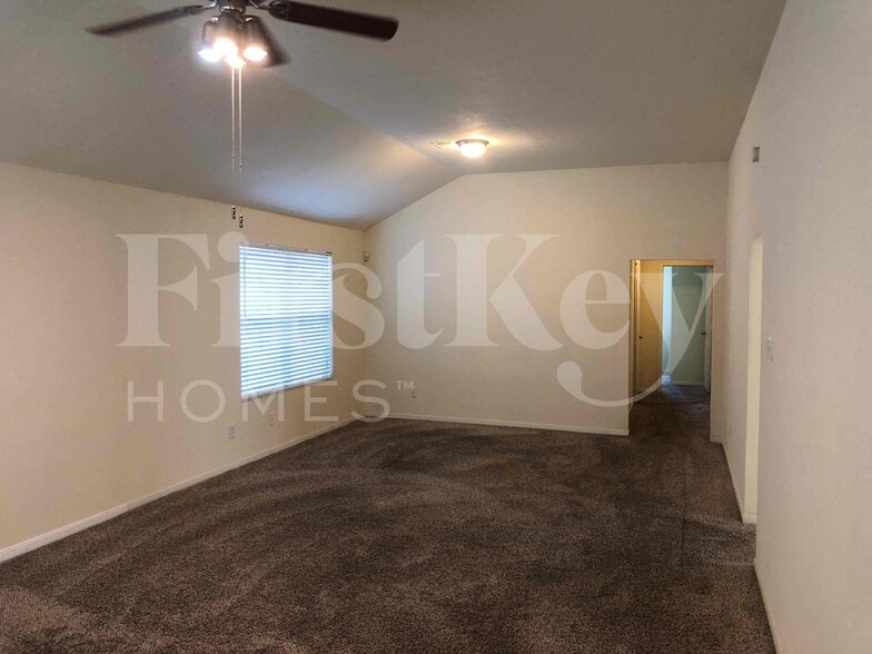 Building Photo - 1123 Intrepid Oak Ln