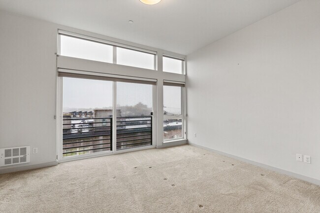 Building Photo - 1624 E Yesler Wy