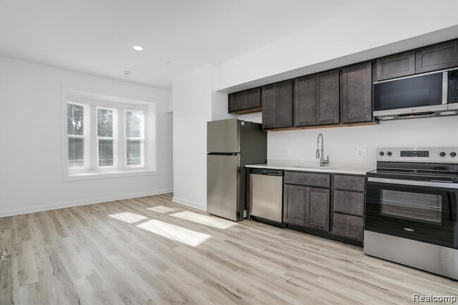 Building Photo - 799 E Grand Blvd