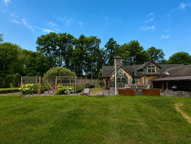 Building Photo - 872 Grassy Brook Rd