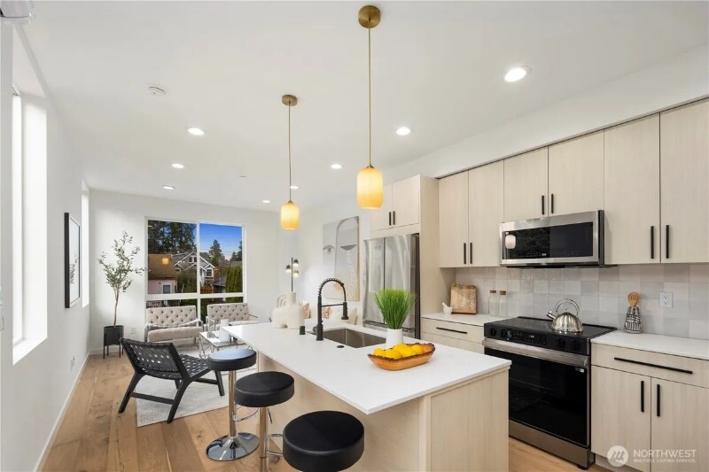 Building Photo - 528 N 72nd St