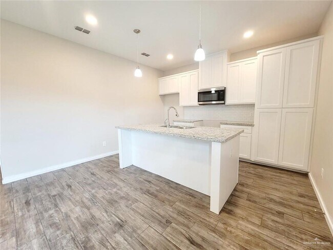 Building Photo - 9 Sandpiper Ave