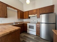 Building Photo - Sunshine Highland Block