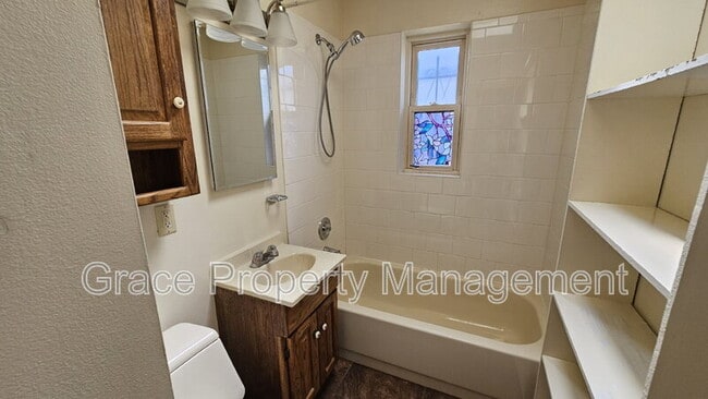 Building Photo - 610 S Eliot St
