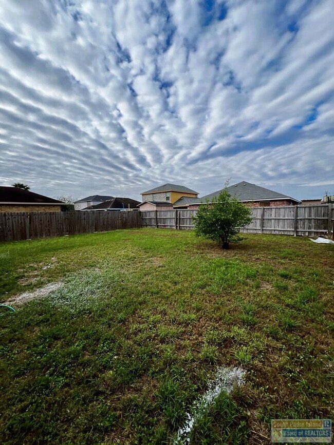 Building Photo - 2656 Malta St