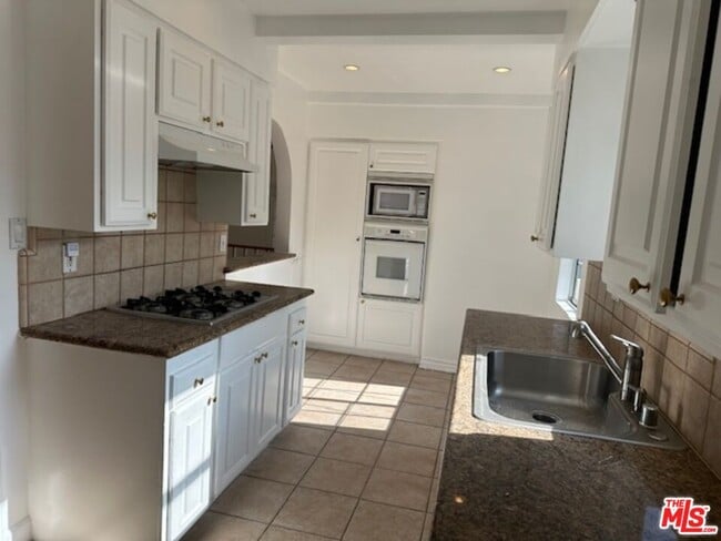 Building Photo - 5368 Crebs Ave