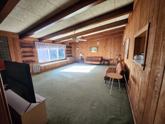 Building Photo - 7675 N Hix Rd