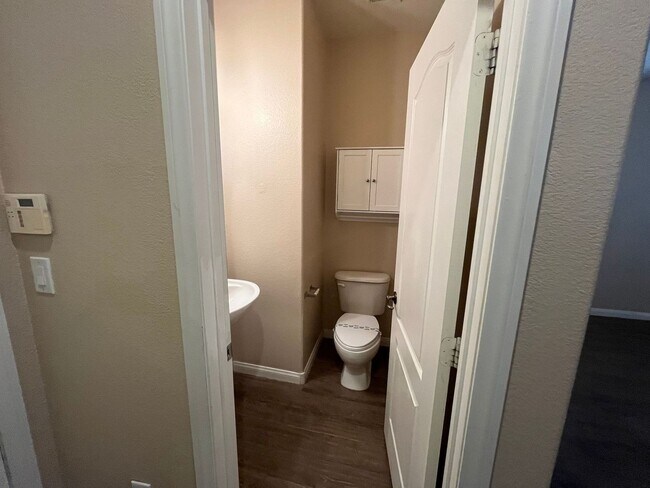 Building Photo - BEAUTIFUL 3 BEDROOM HOME IN THE VISTAS IN SUMMERLIN!