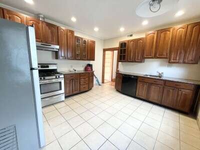 Primary Photo - 18 Romsey St