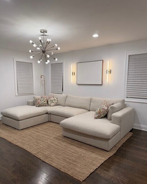 Building Photo - 61 Chestnut St