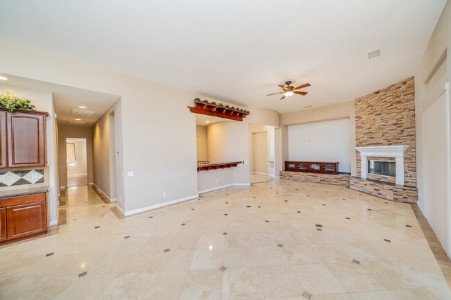 Building Photo - 17425 Cyrus Ln
